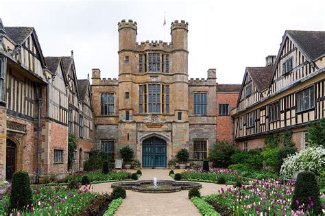 tudor houses in england|famous tudor houses.